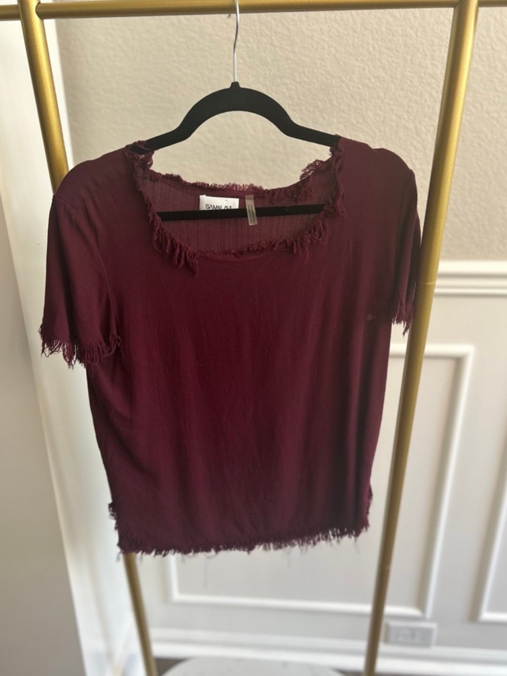 Frayed Edge Short Sleeve Top in Burgundy